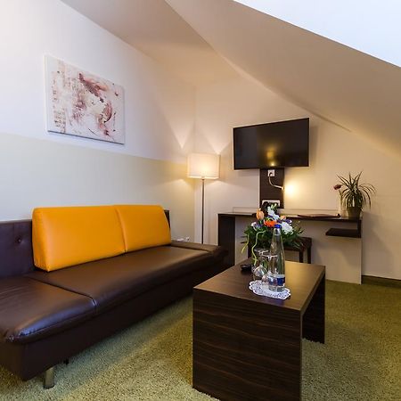 Hotel Arooma Эрдинг Экстерьер фото