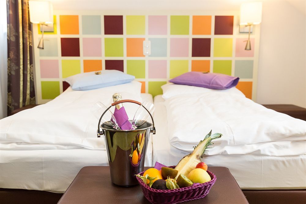 Hotel Arooma Эрдинг Экстерьер фото