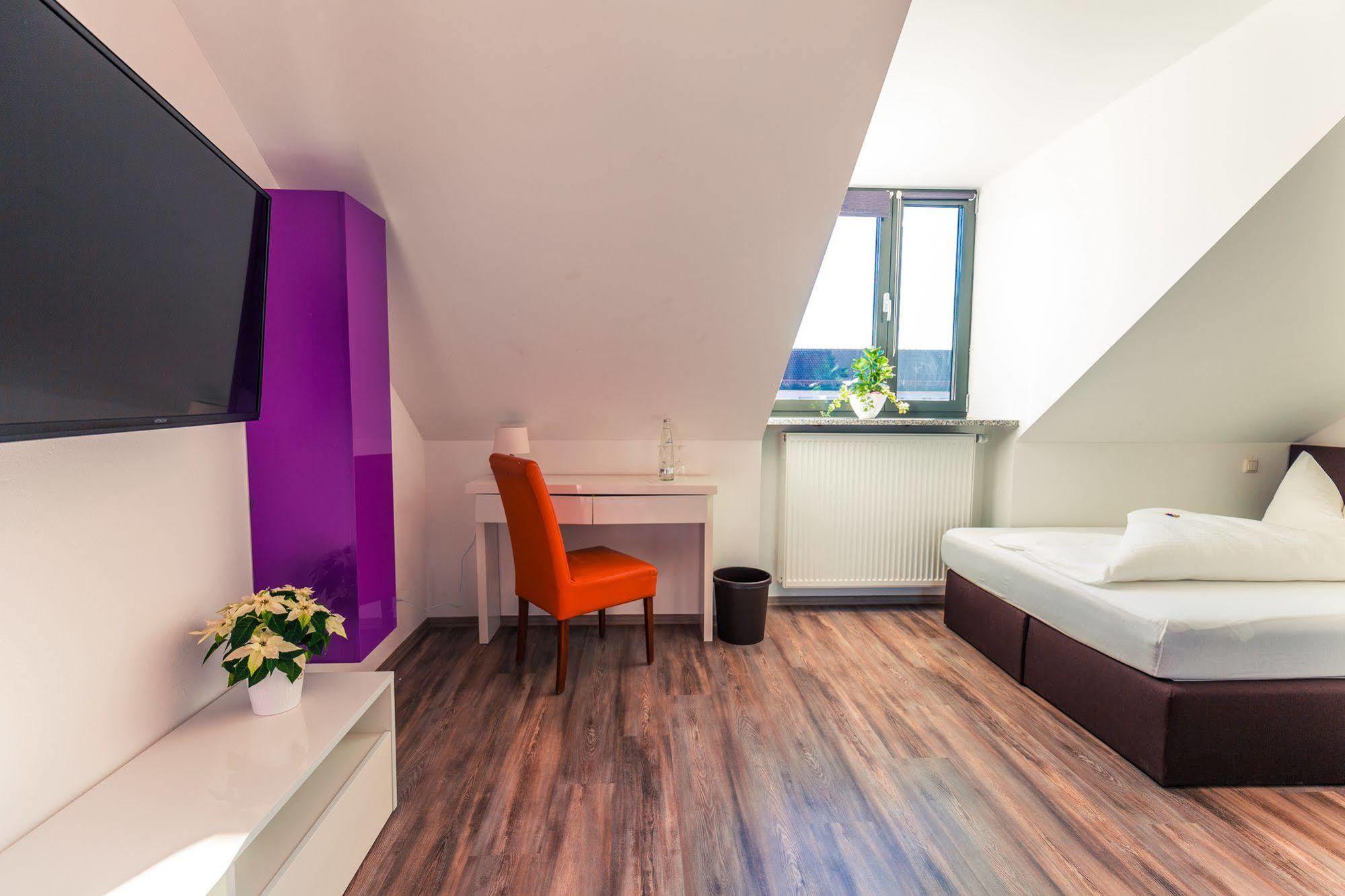 Hotel Arooma Эрдинг Экстерьер фото