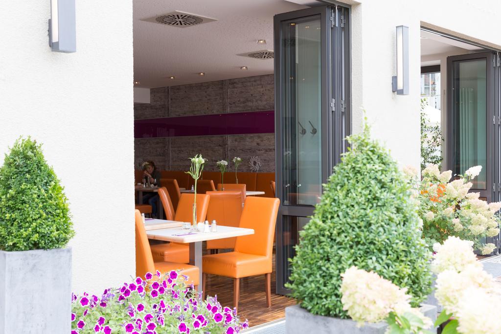Hotel Arooma Эрдинг Экстерьер фото